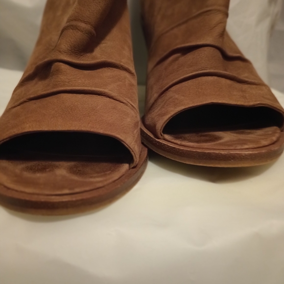 Vince Camuto Open Toe Bootie Nubuck Leather 9 - Picture 3 of 8